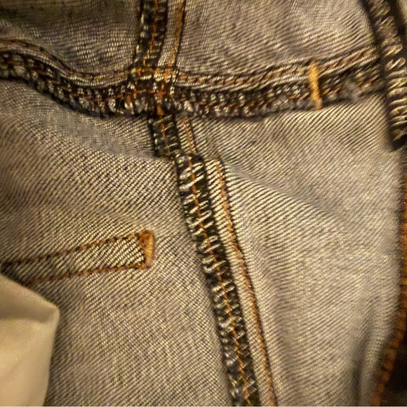American Eagle Outfitters Blue Jeans frayed distressed at bottom - Picture 6 of 6